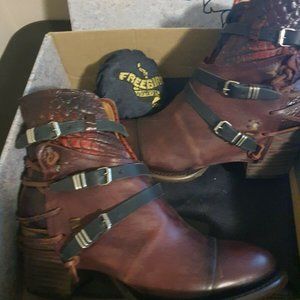 freebird by steven crue wine multi size 10